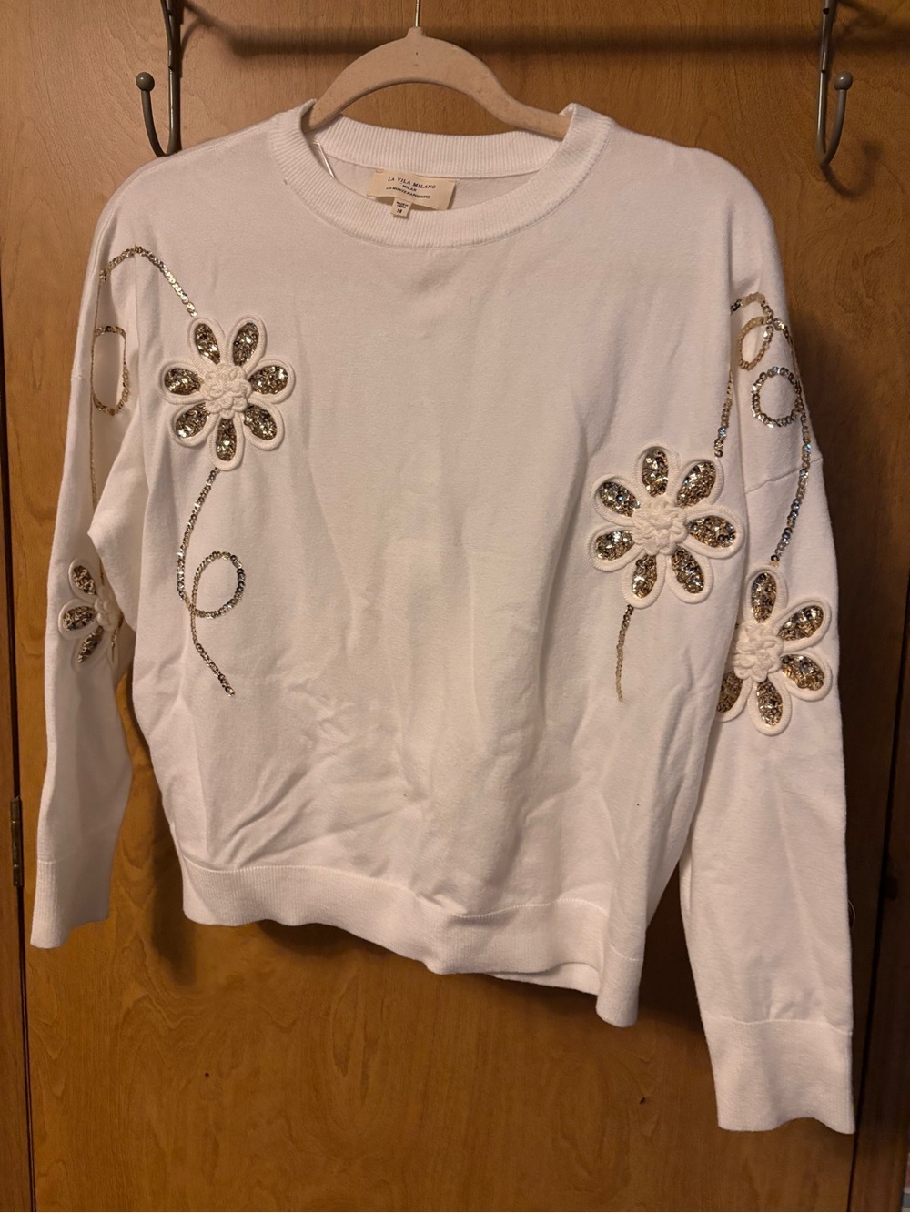 White Floral Appliqué Crewneck Sweatshirt with Gold Sequin Detail